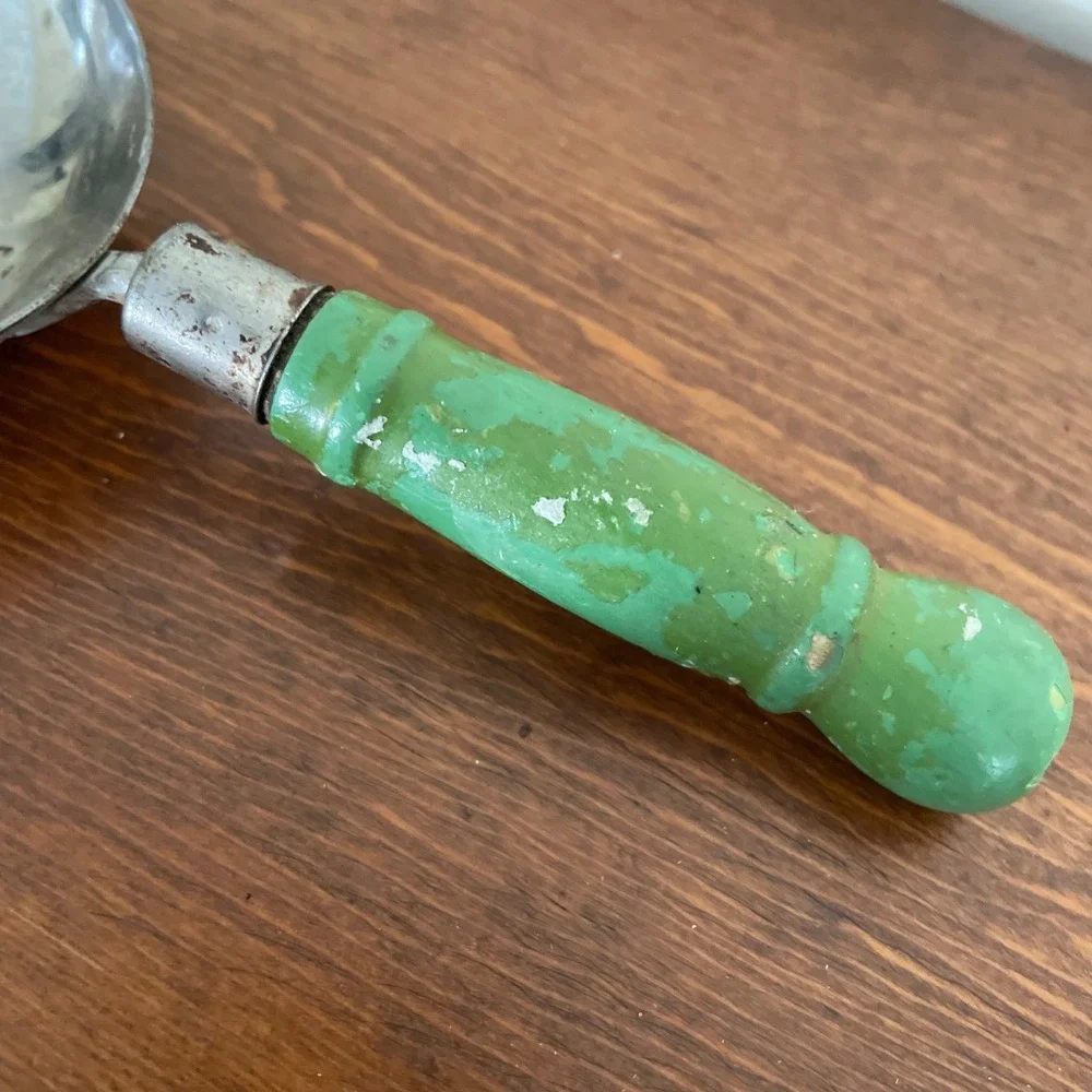 Androck Level‎ Full 1/4 Cup Vintage Scoop green wood Handle READ Distressed
